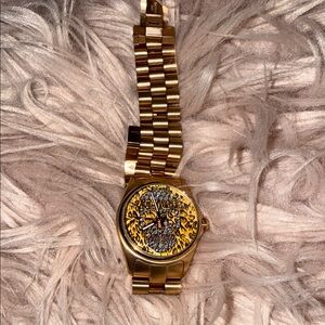 Elegant Gold Women's Watch